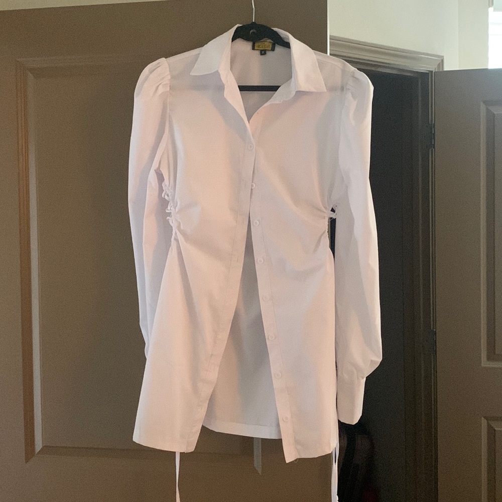 White mini length live sleeve dress